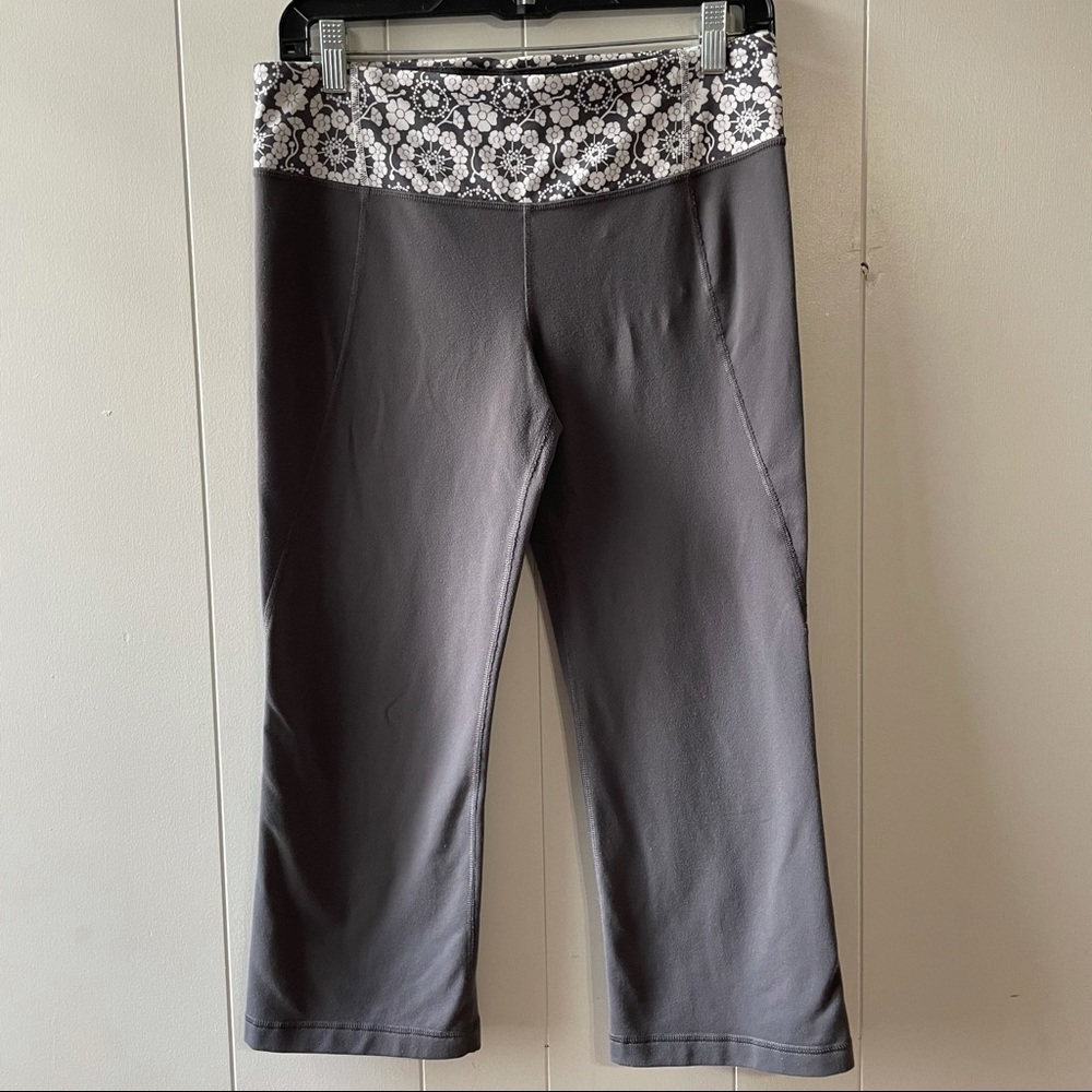 Lululemon Gather & Crow Crop - Picture 2 of 14
